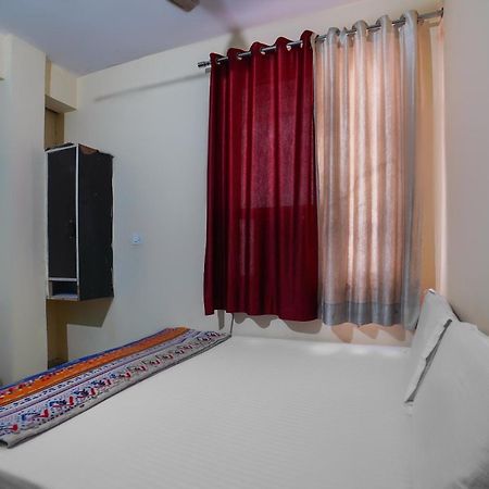 Spot On Komfort Guest House Rudrapur Екстериор снимка