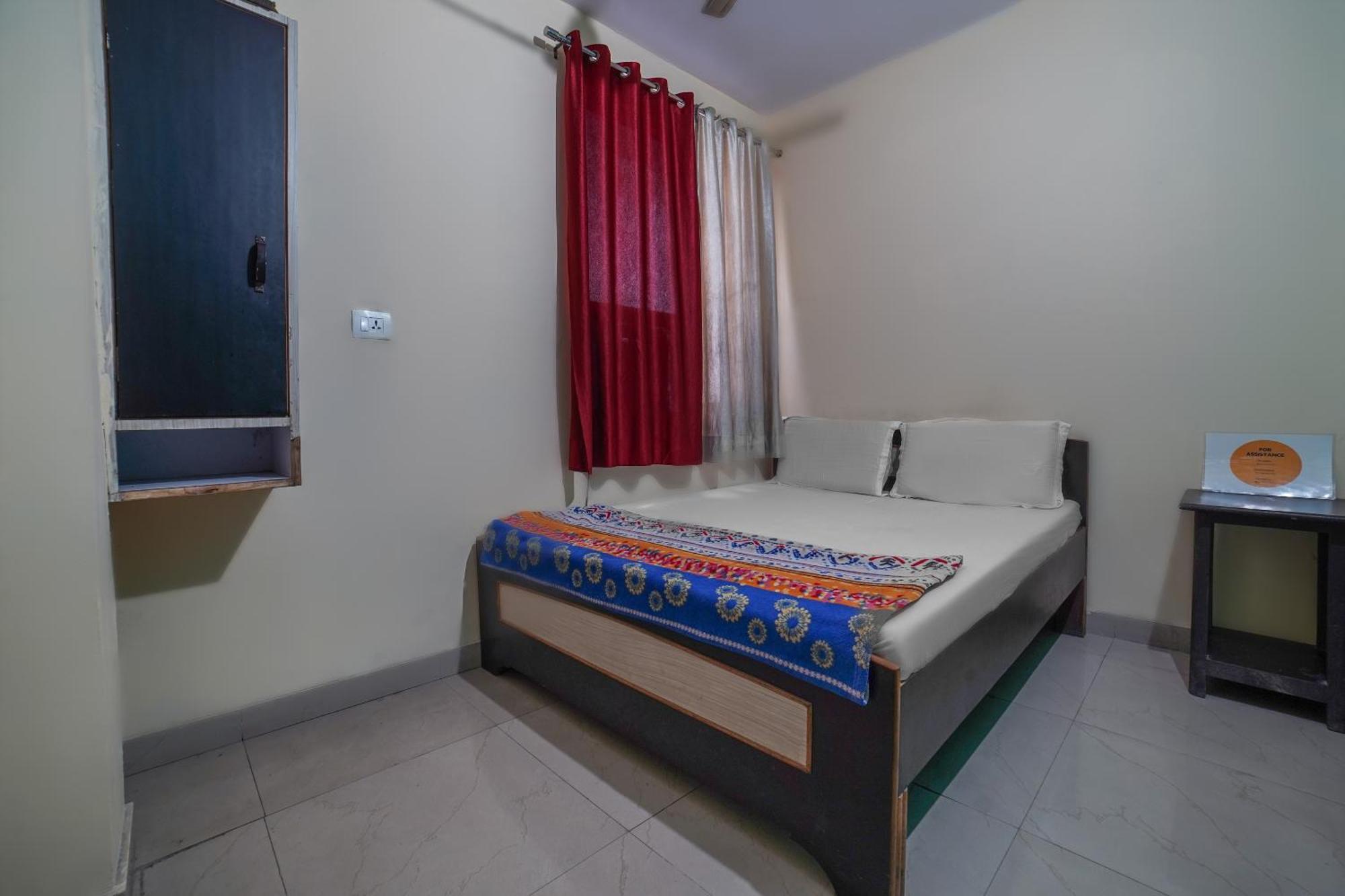 Spot On Komfort Guest House Rudrapur Екстериор снимка