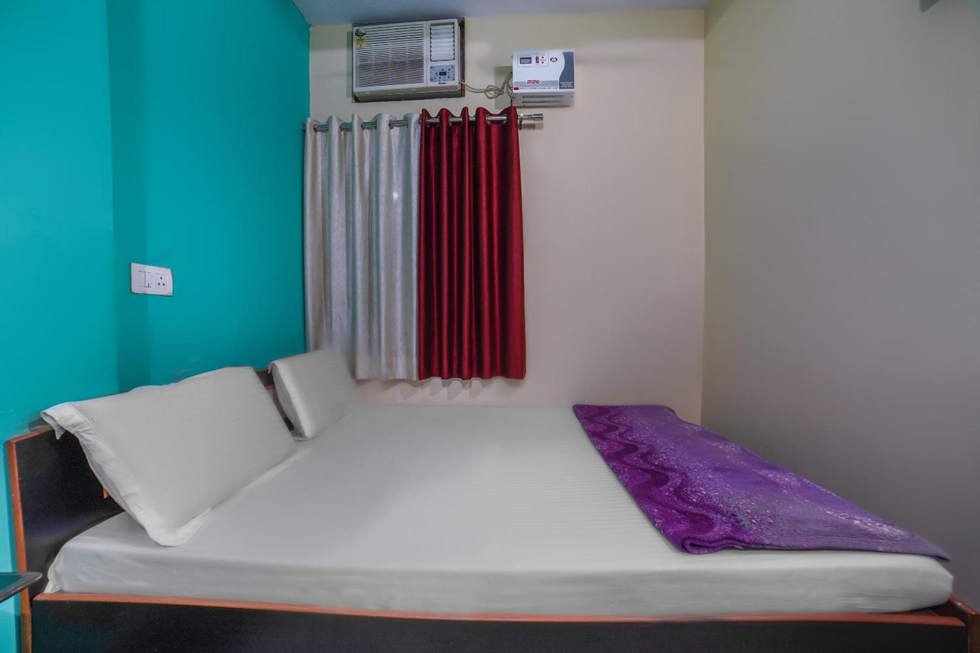 Spot On Komfort Guest House Rudrapur Екстериор снимка